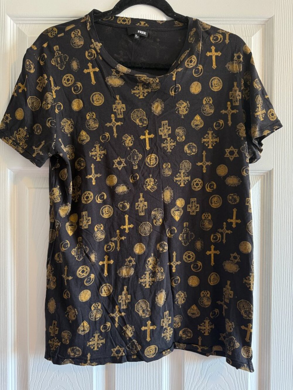 Aritzia Wilfred Free Black & Gold Symbol Print T-Shirt – Size Medium